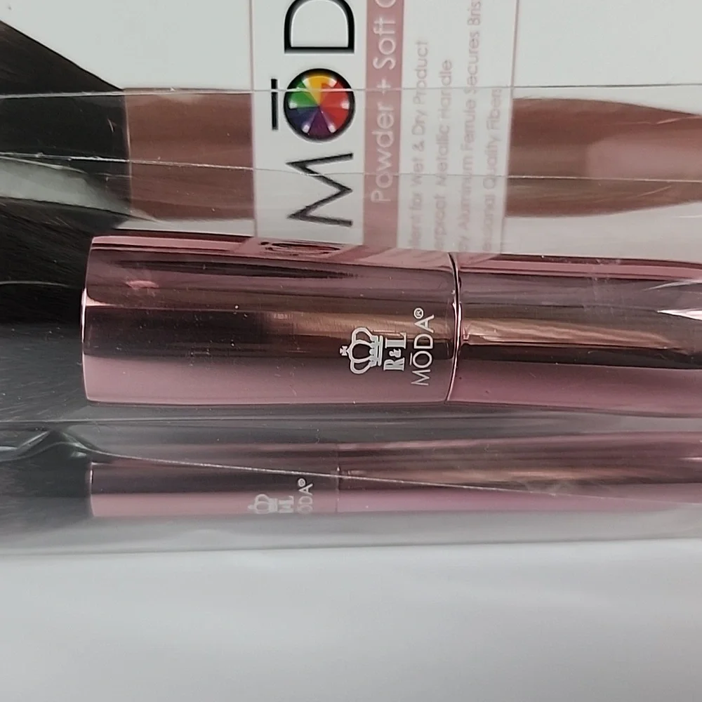 Moda Powder + Soft Glow Brush Set in Rose Gold